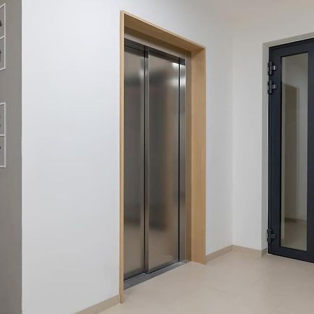 Apartment With Balcony, Private Parking - Bagry Lake - Goszczynskiego 1 Krakow Exterior photo